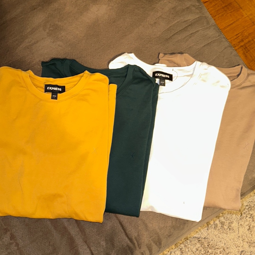 4 Men’s express crew neck t shirts size Large